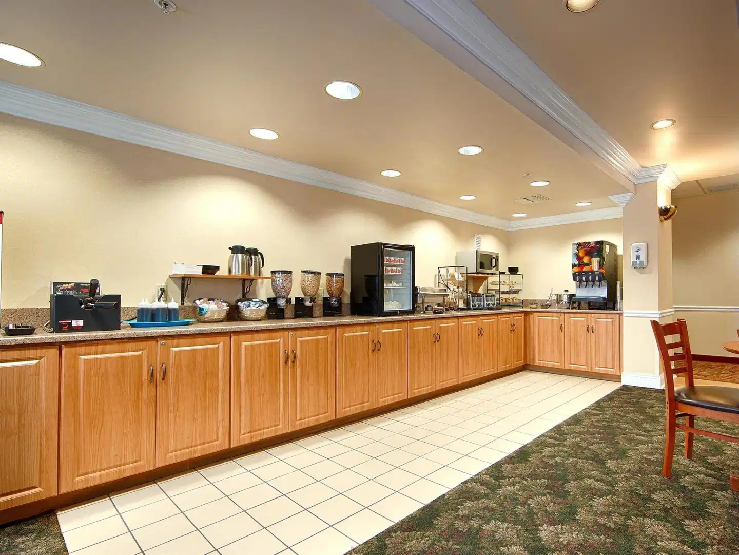 Best Western Airport Inn Bar