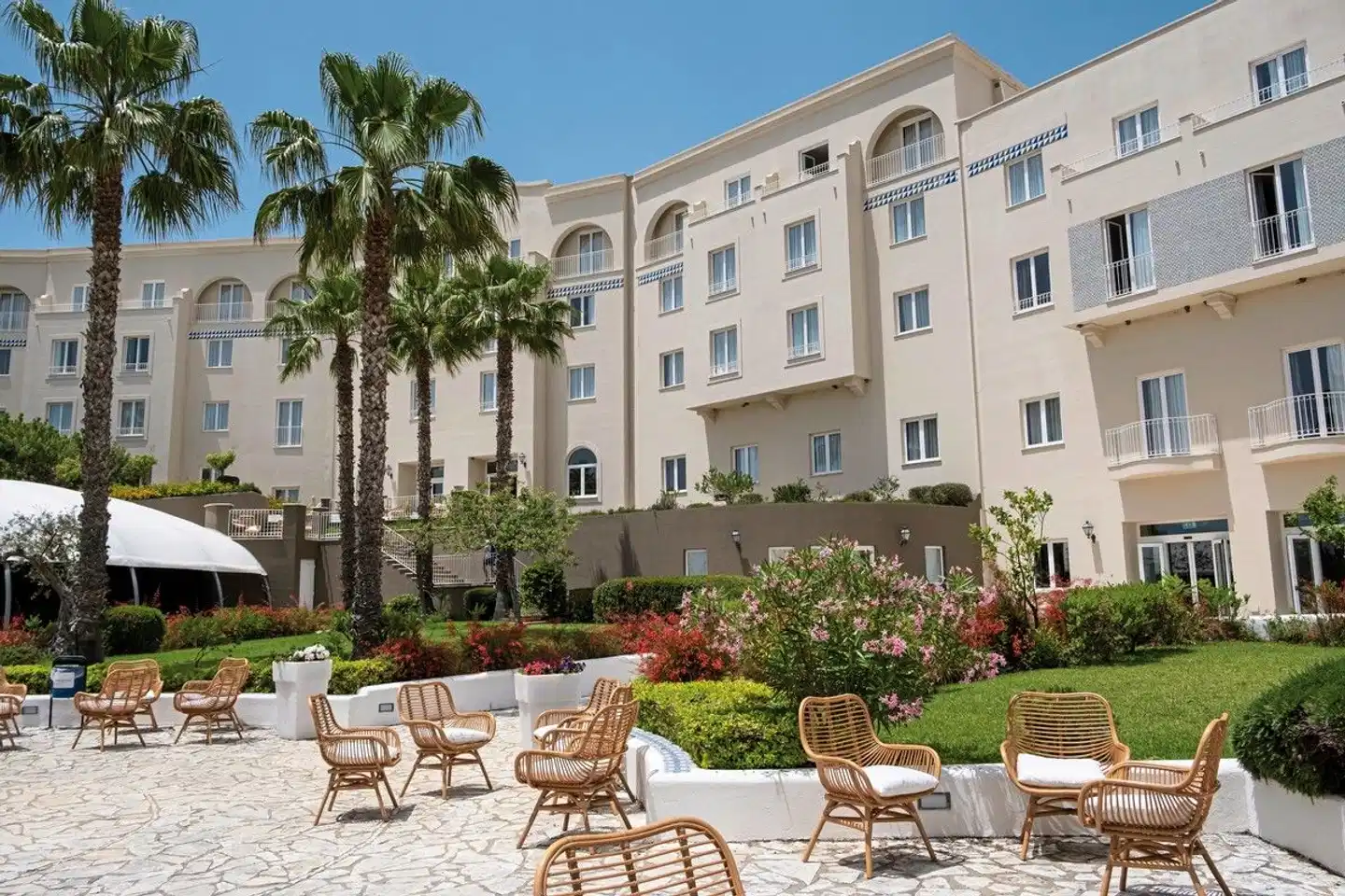 Mangias Selinunte Resort Terrasse