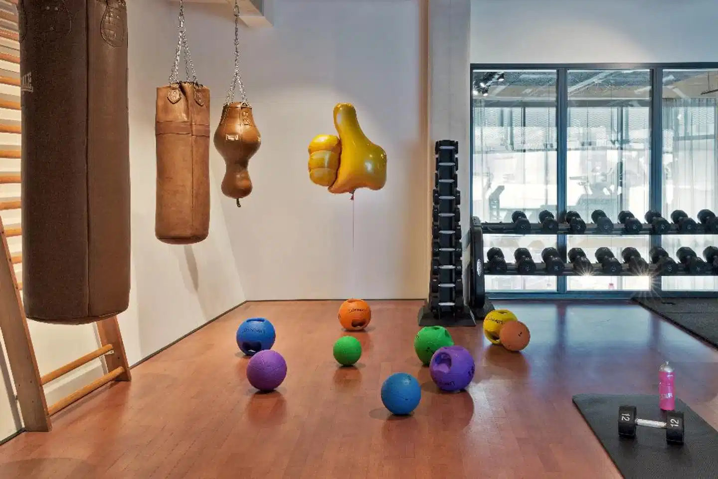 Moxy Amsterdam Houthavens Sport und Entertainment