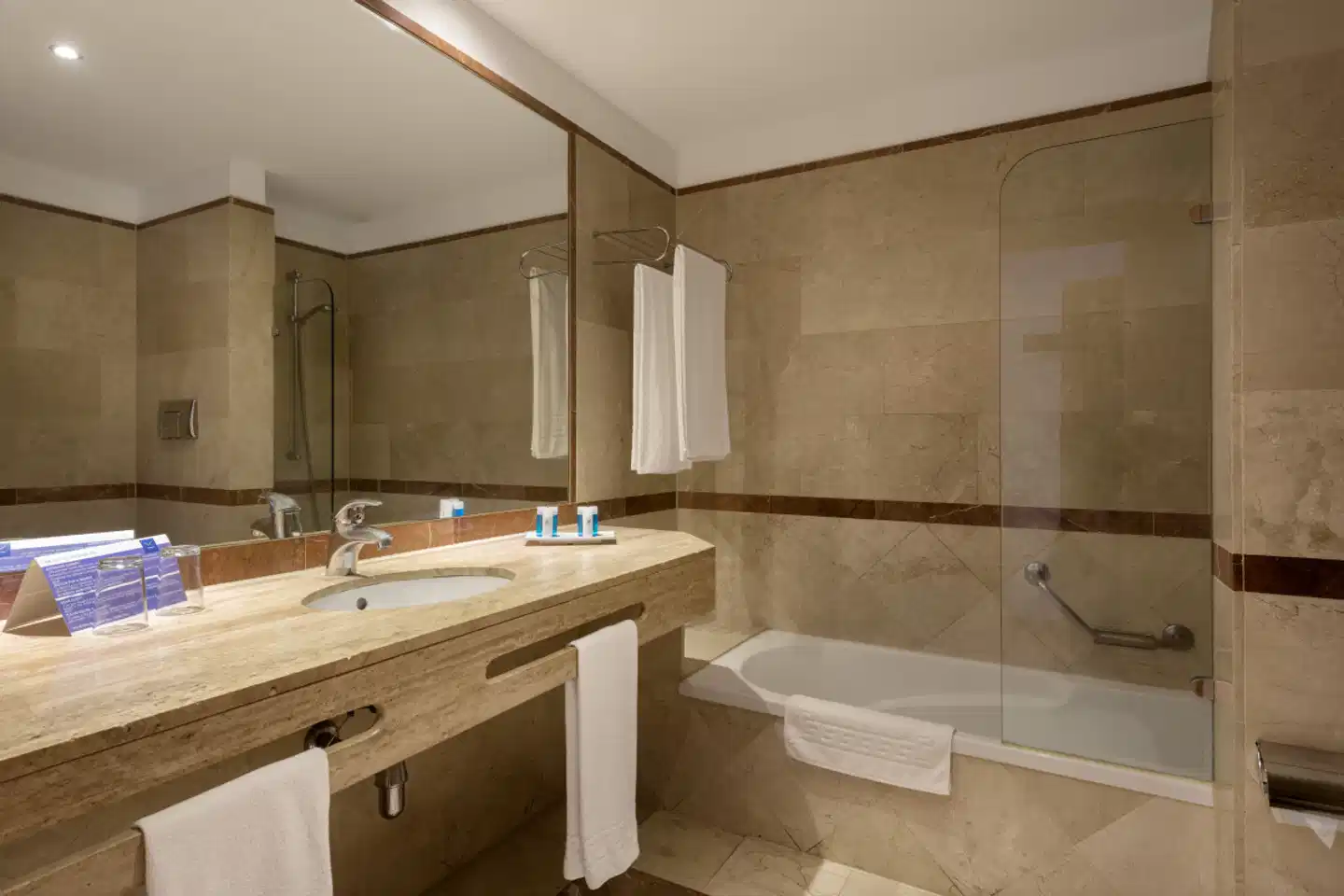 Gran Hotel Costa del Sol Badezimmer