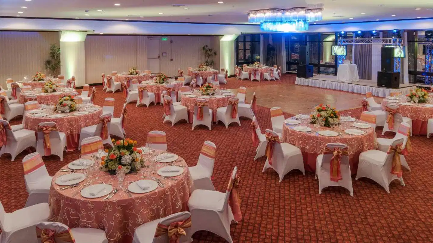 Delta Hotels by Marriott San Jose Aurola Restaurant