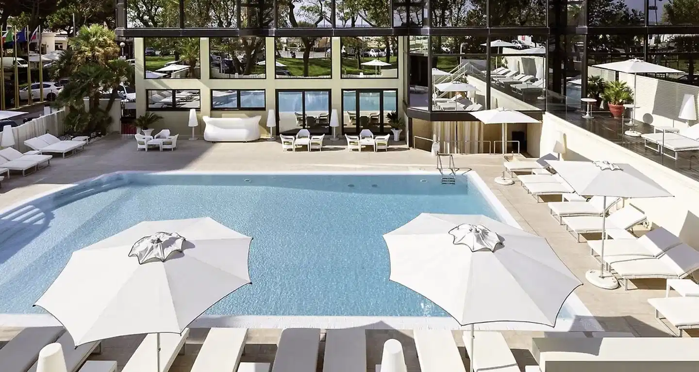 Sporting Superior Pool