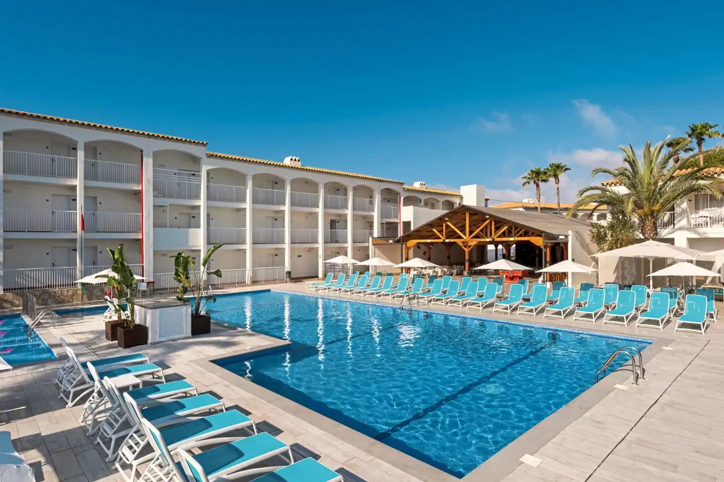 Vibra Cala Tarida Pool