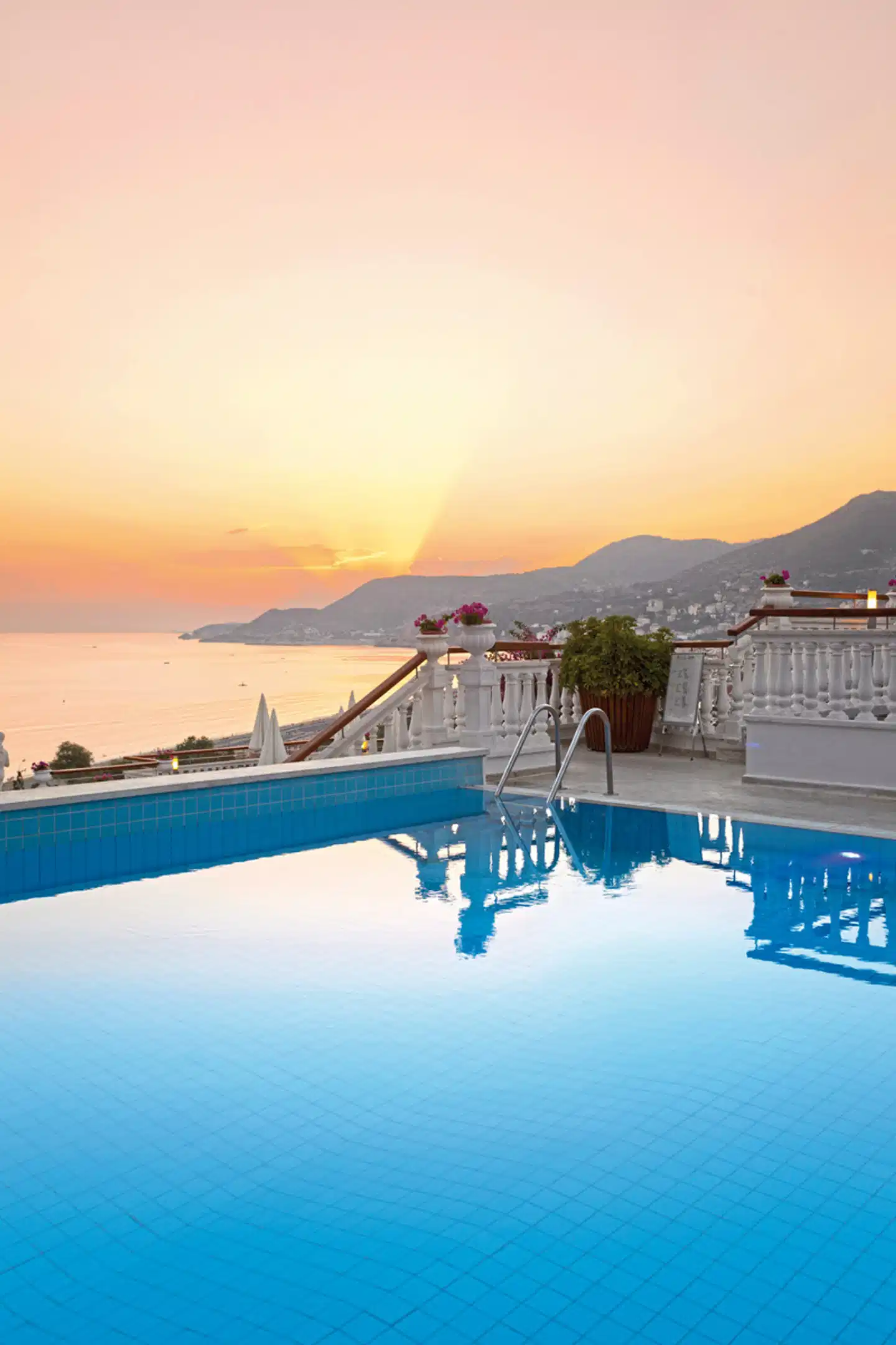 Sunny Hill Alya Pool