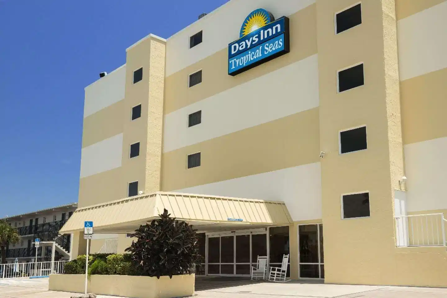 Days Inn by Wyndham Daytona Oceanfront Aussenansicht