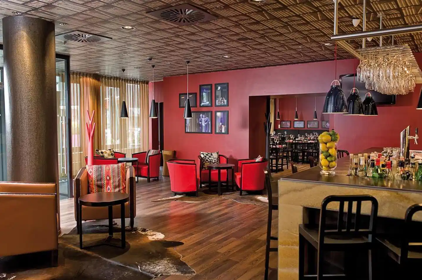 Adina Frankfurt Neue Oper Bar