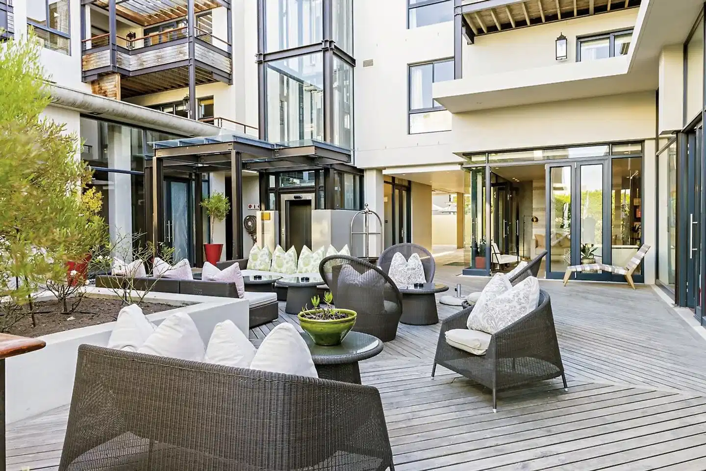 aha The Rex Hotel Terrasse