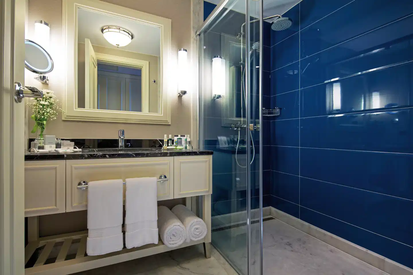 Titanic Deluxe Golf Belek Badezimmer