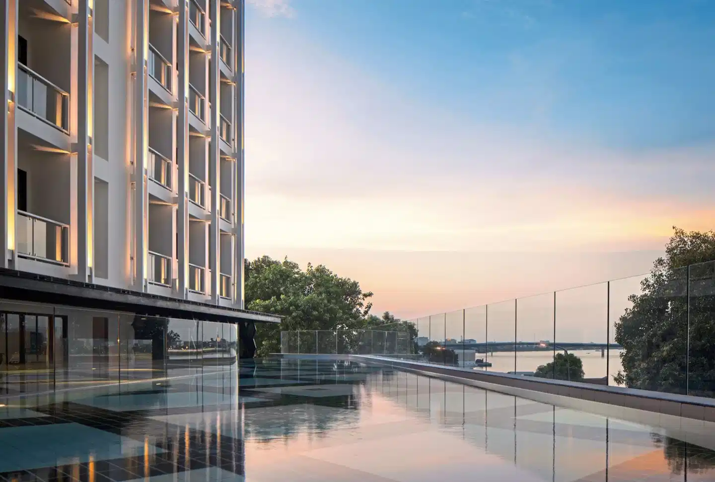 TRIBE Phnom Penh Post Office Square Terrasse