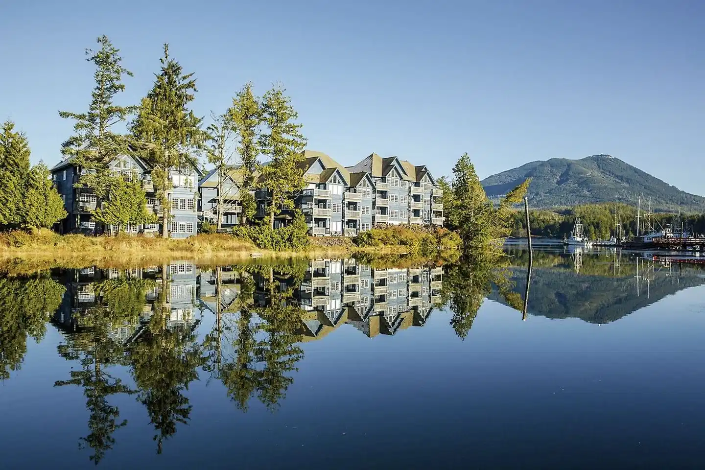 Water's Edge Shoreside Suites Aussenansicht