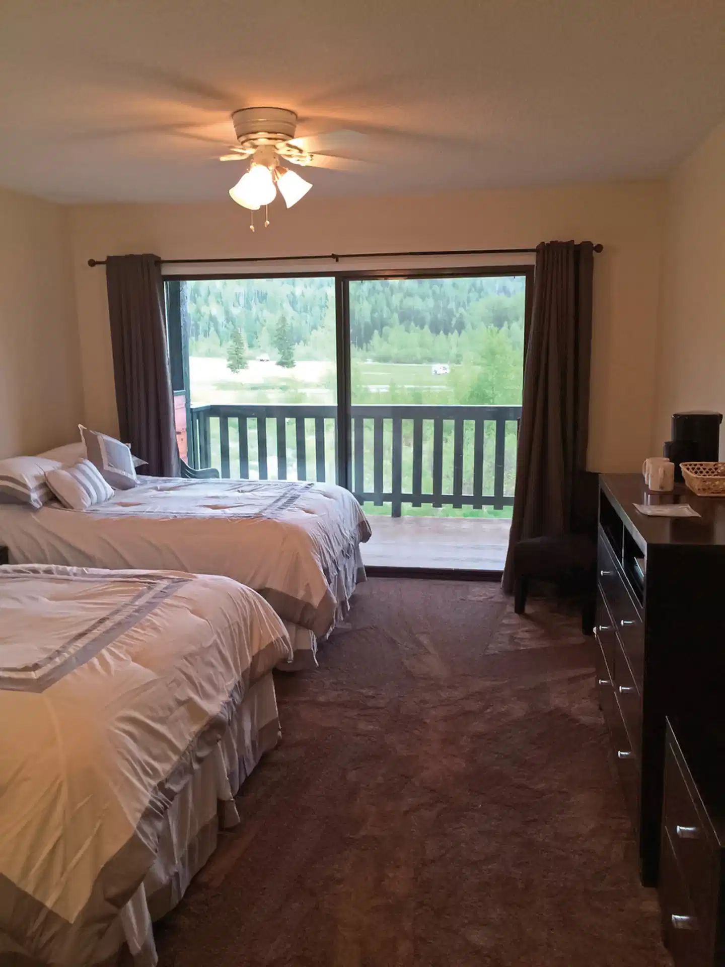 Helmcken Falls Lodge Wohnbeispiel