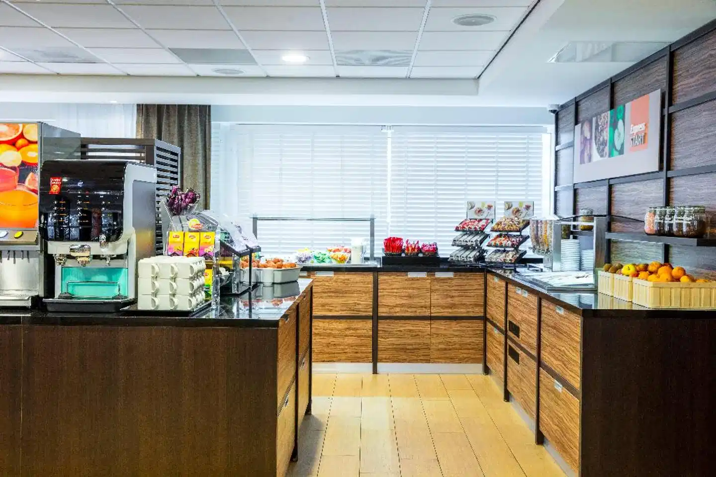 Holiday Inn Express Amsterdam - Sloterdijk Station Restaurant