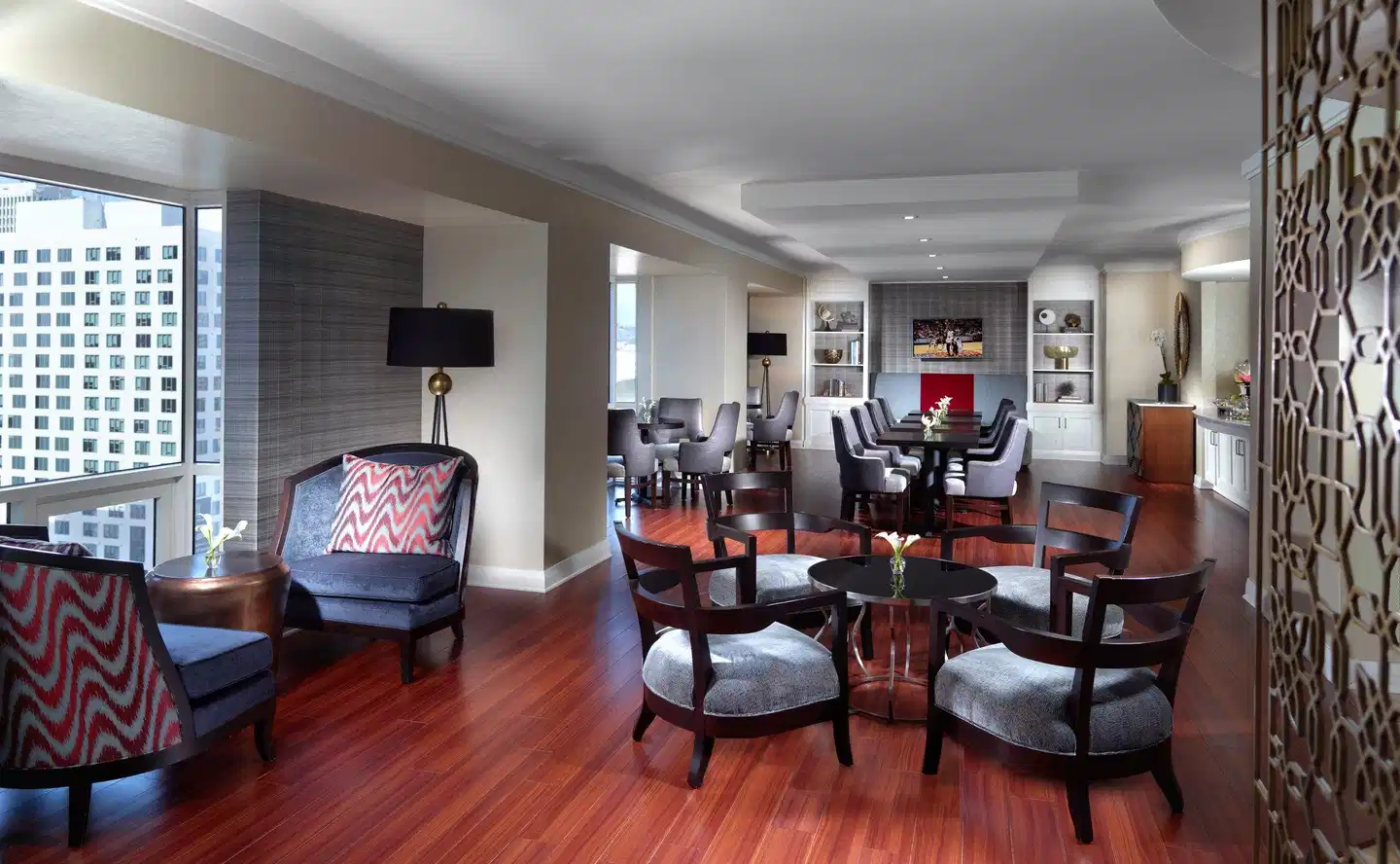 Omni Los Angeles Hotel at California Plaza Lobby