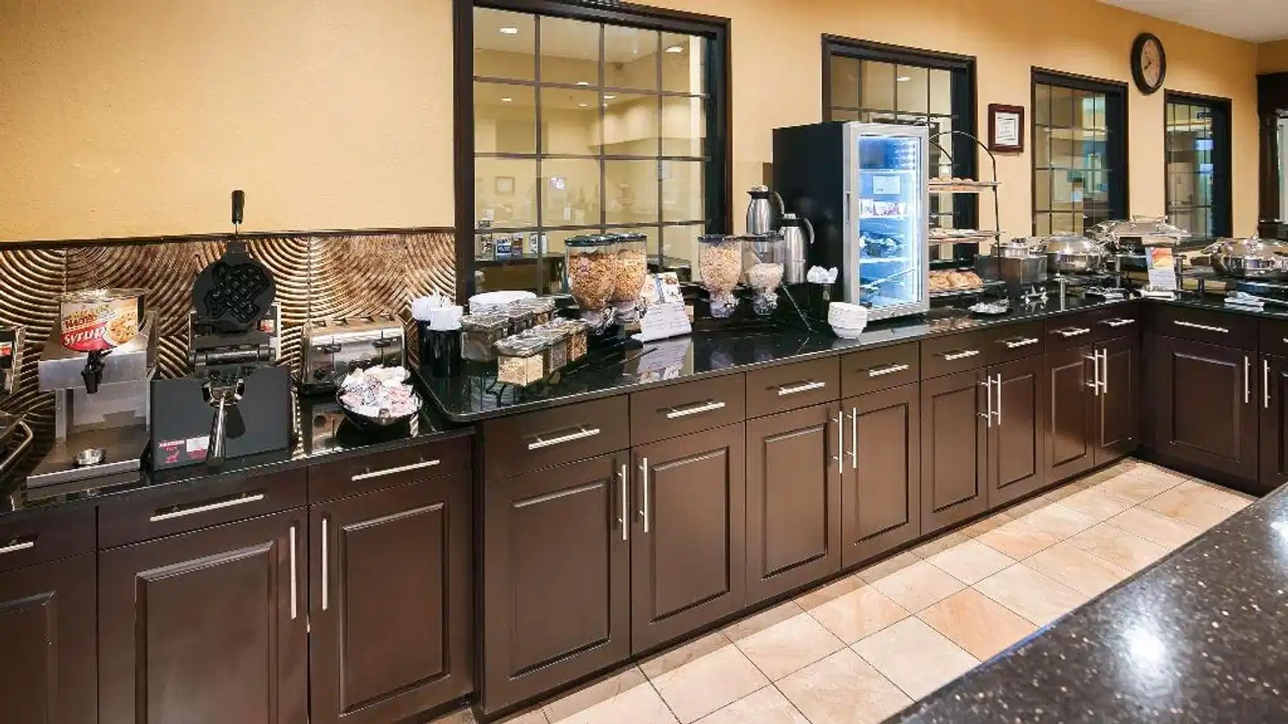 Best Western Plus DFW Airport Suites Restaurant