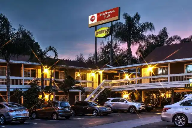 Best Western PLUS Carriage Inn Aussenansicht