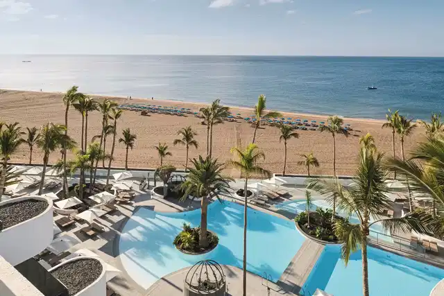 Plus Fariones Suite Hotel Pool