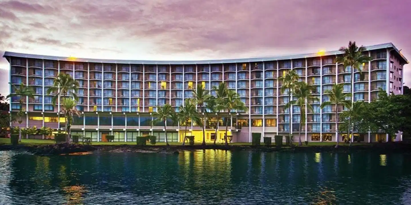 Castle Hilo Hawaiian Hotel Lobby