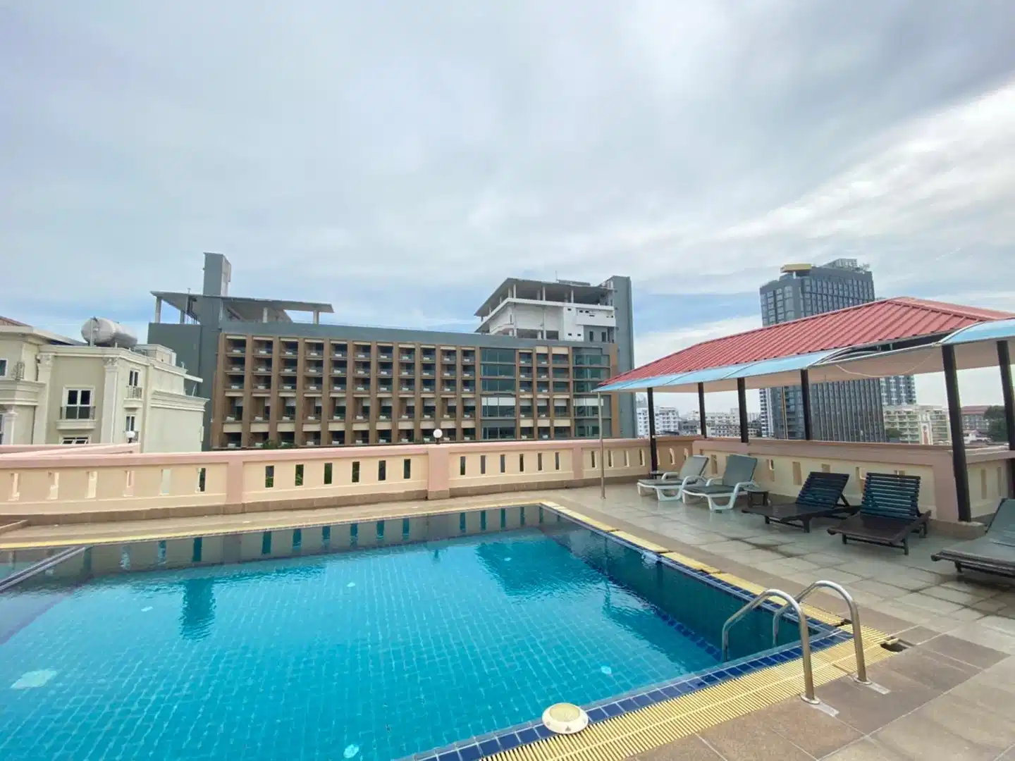 A.A. Pattaya Golden Beach Hotel Pool