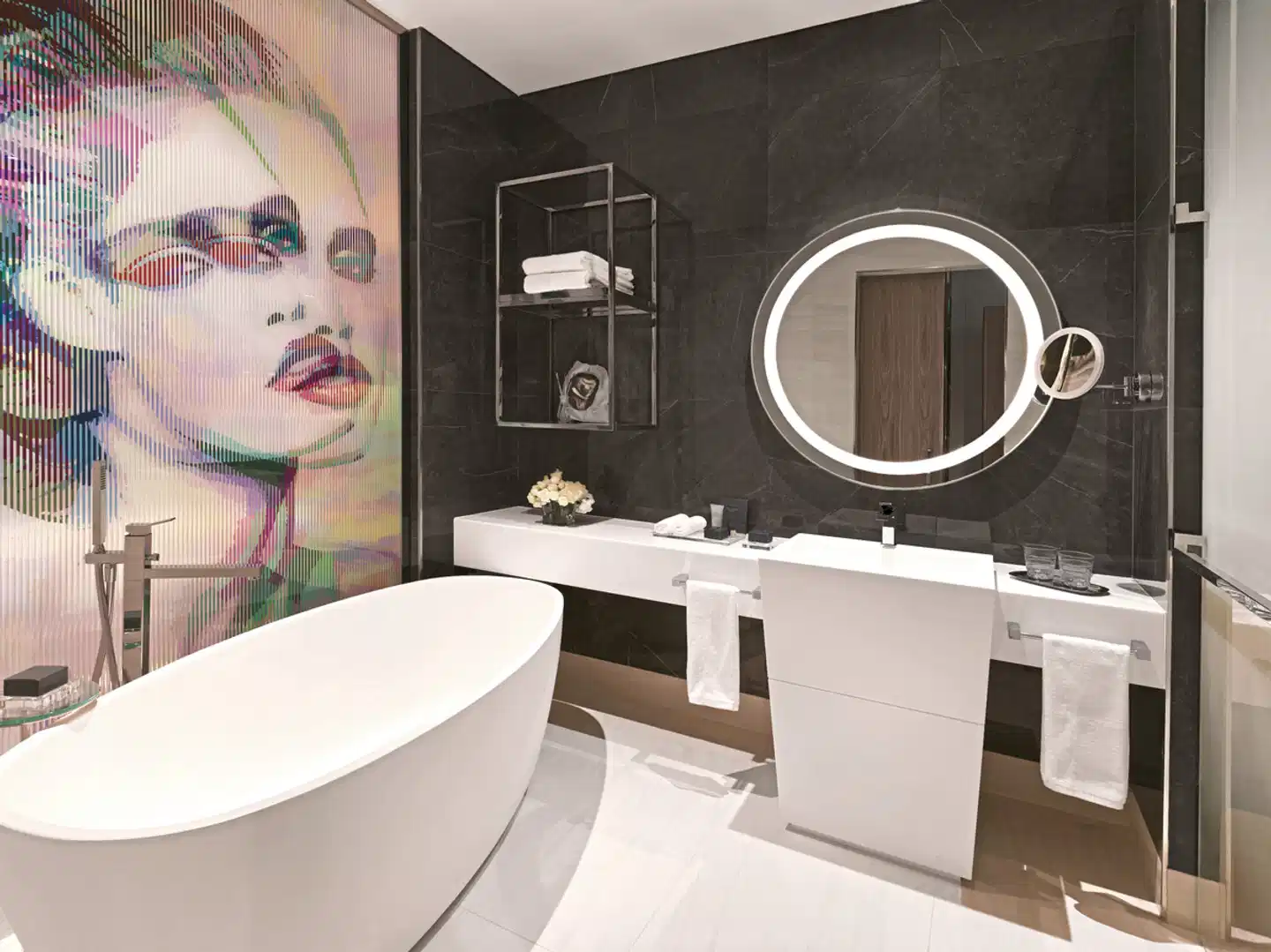 SLS Dubai Hotel & Residences Badezimmer