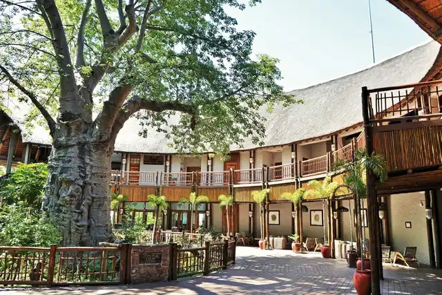 Cresta Mowana Safari Resort & Spa Aussenansicht