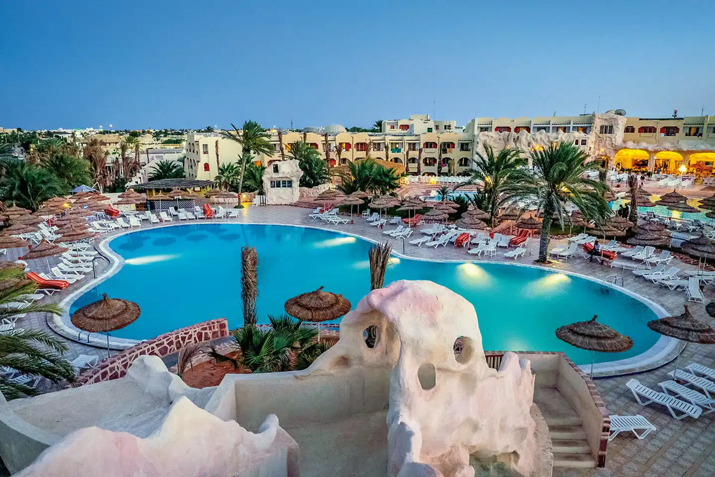 Quatre Saisons By Medina Pool