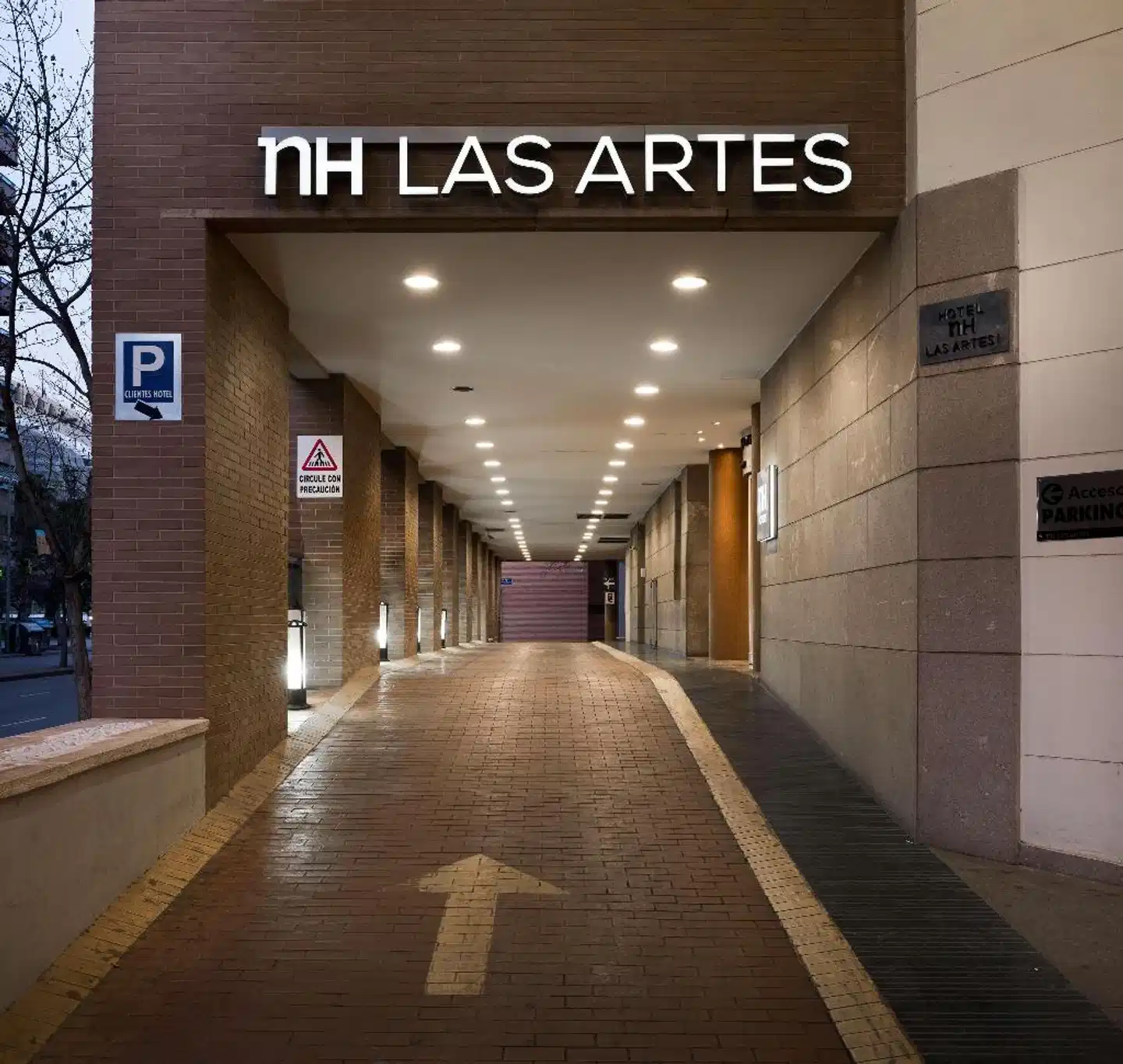 NH Valencia Las Artes Lobby