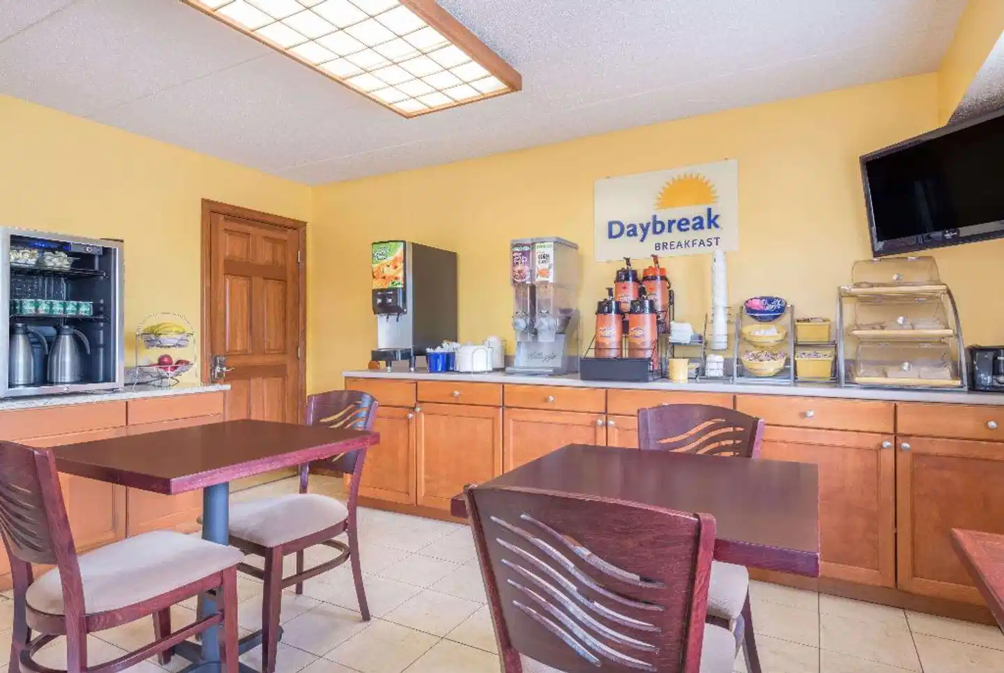 Days Inn by Wyndham Columbus Fairgrounds Lobby