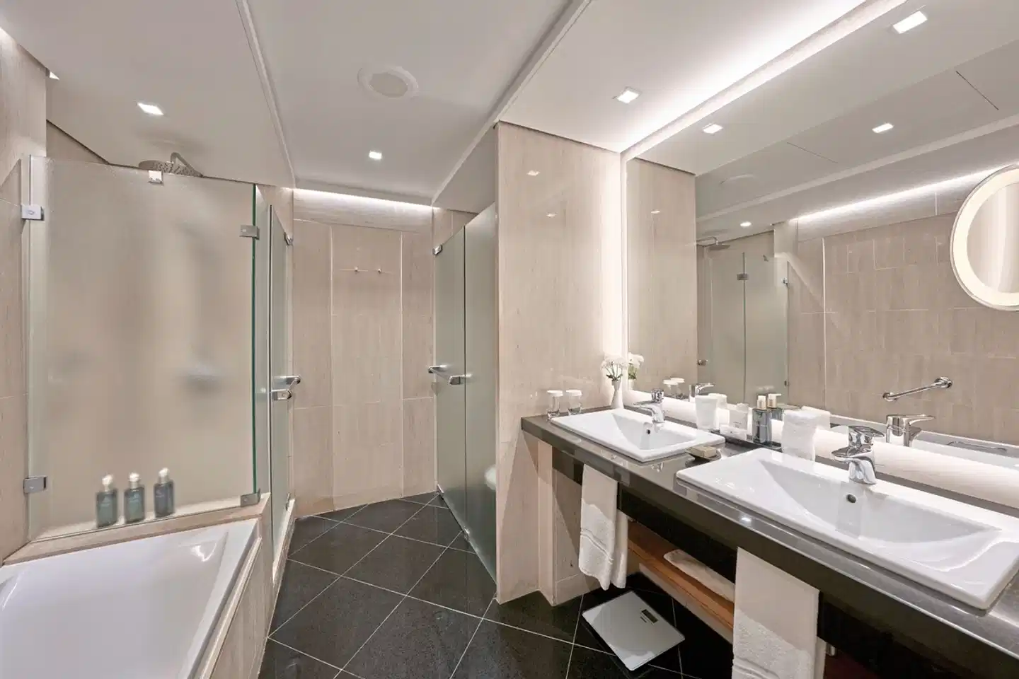 The Cliff Bay Badezimmer