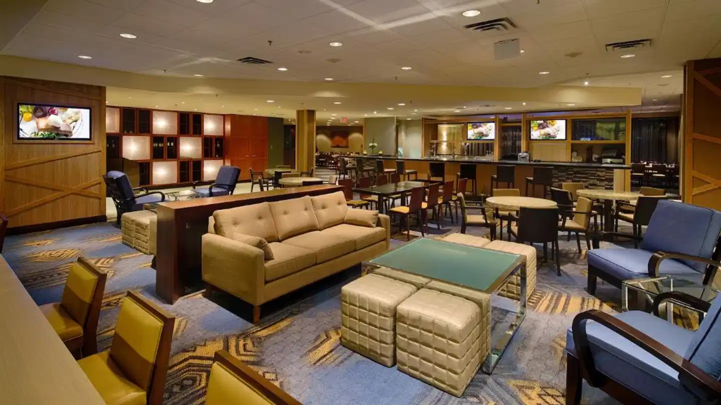 Delta Hotels by Marriott Winnipeg Lobby