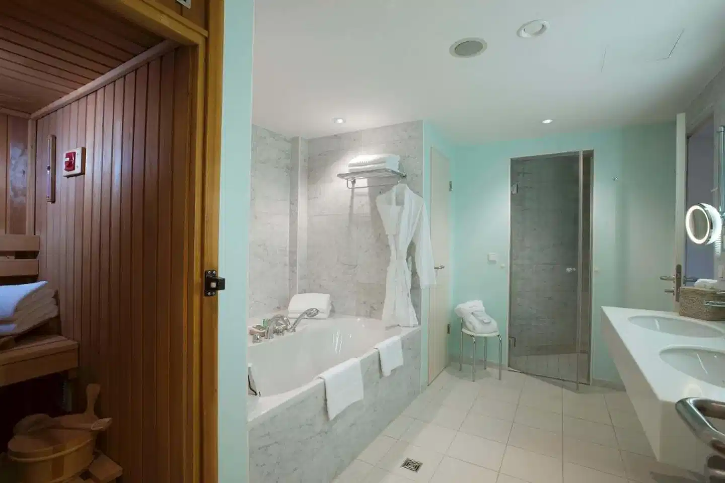 Sheraton Berlin Grand Hotel Esplanade Badezimmer