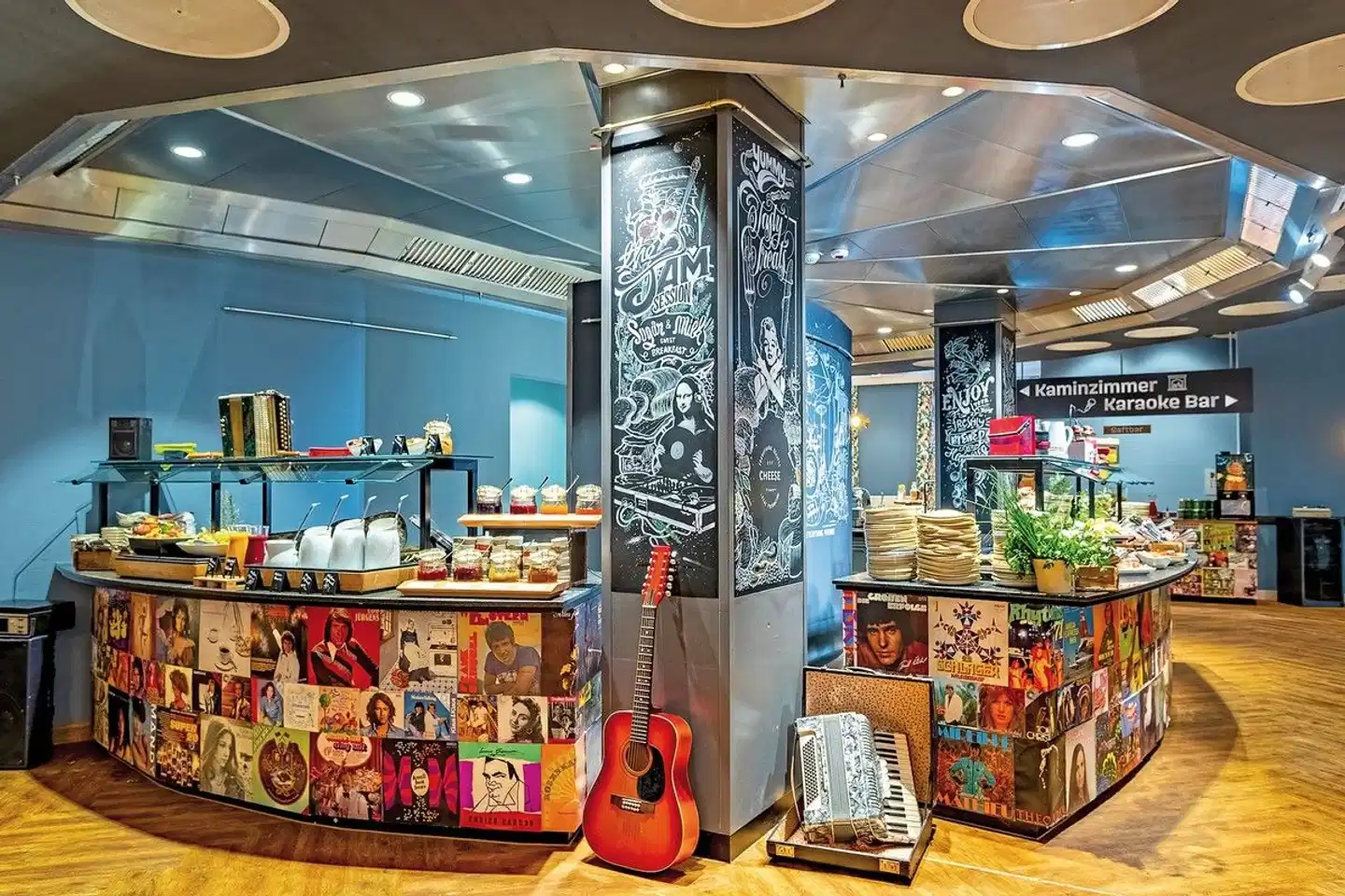 mightyTwice Hotel Dresden Lobby