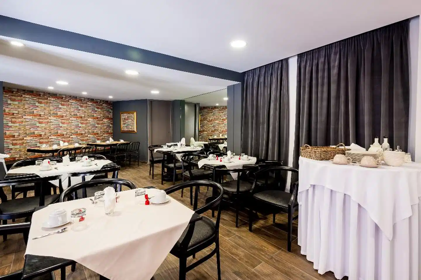 Elina Hotel Restaurant