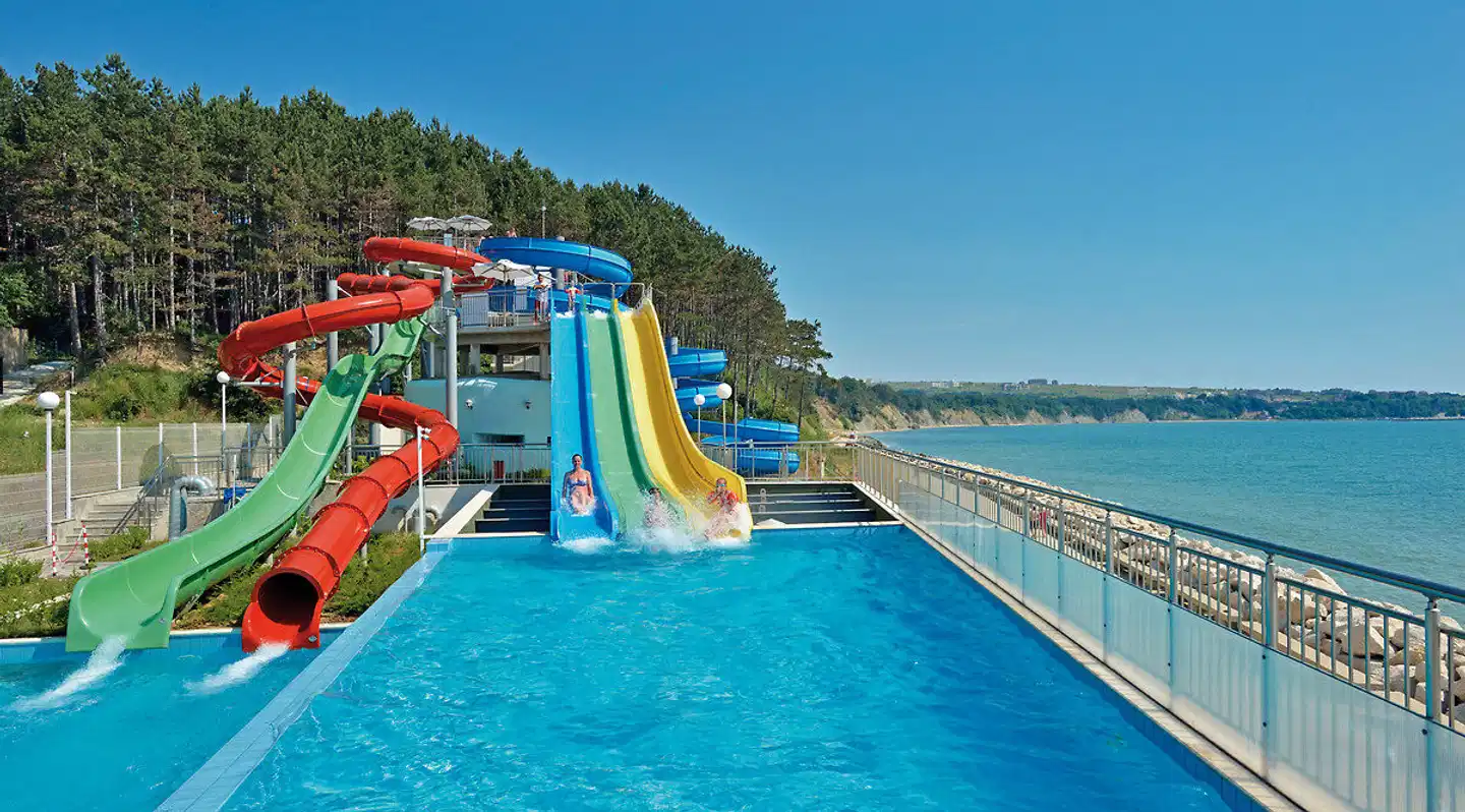 Sol Luna Bay Resort Pool