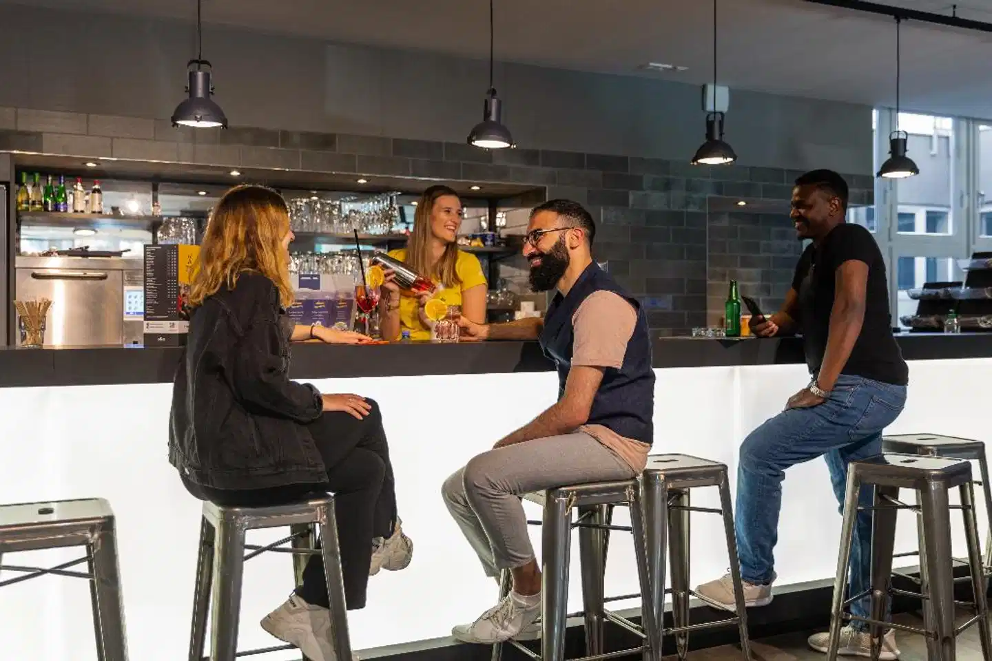 a&o Düsseldorf Hauptbahnhof Bar