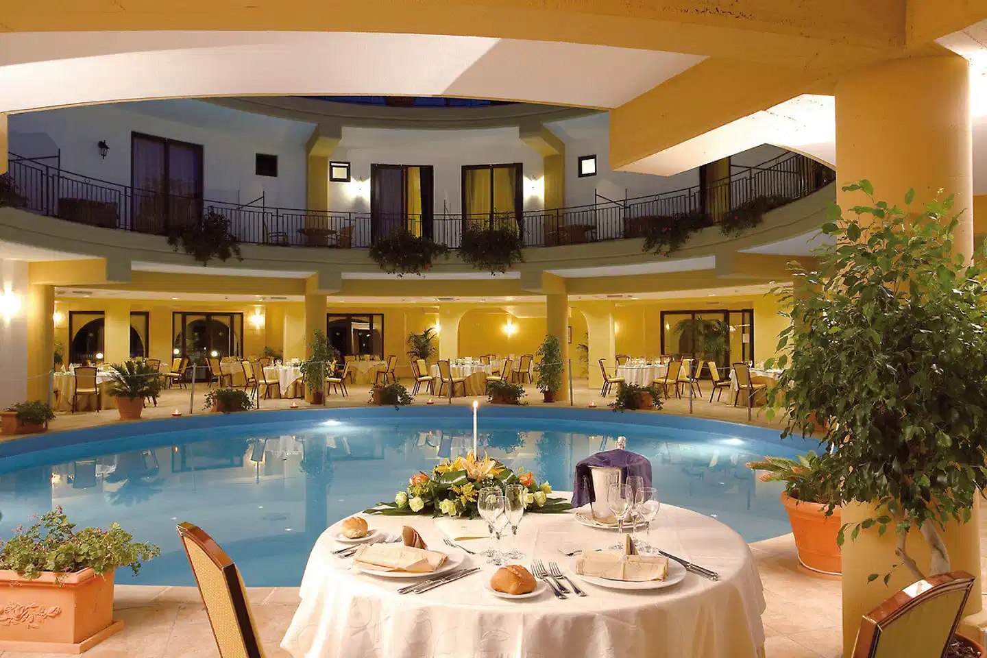 Dolcestate Hallenbad