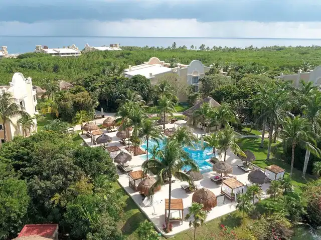 TRS Yucatan Hotel Aussenansicht