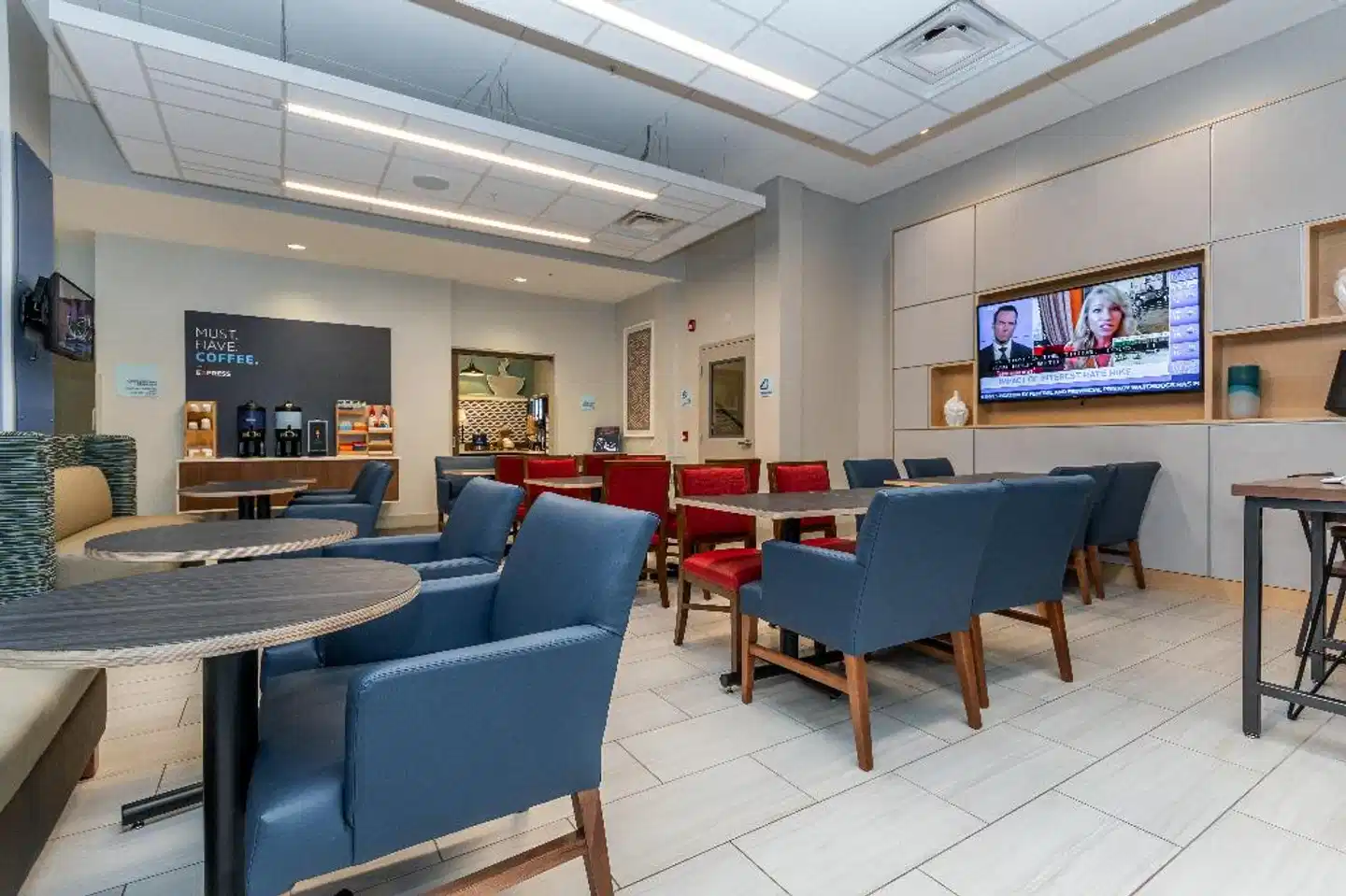 Holiday Inn Express And Suites Chilliwack East, an IHG hotel Lobby