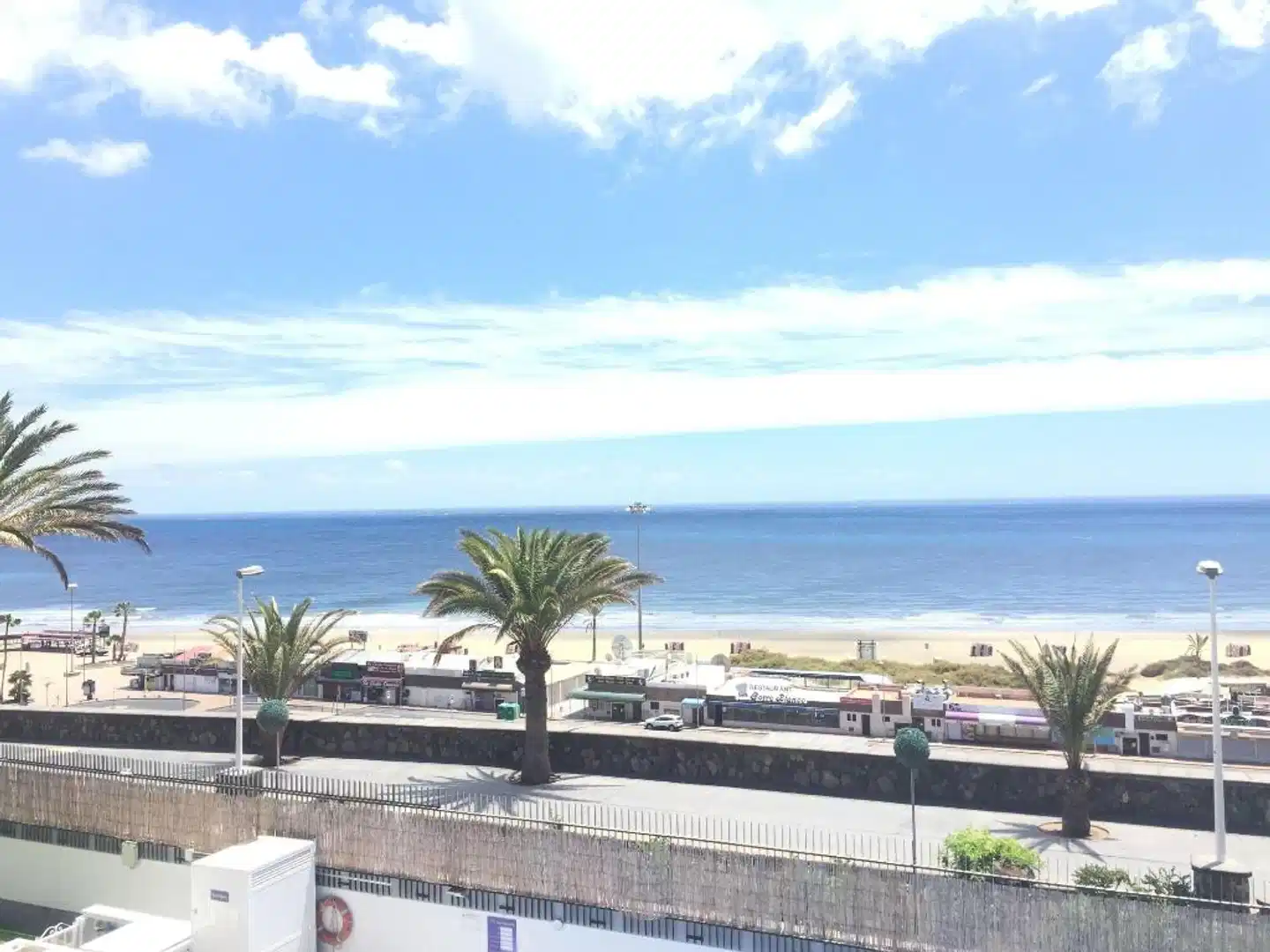 Apartamentos El Paseo Strand