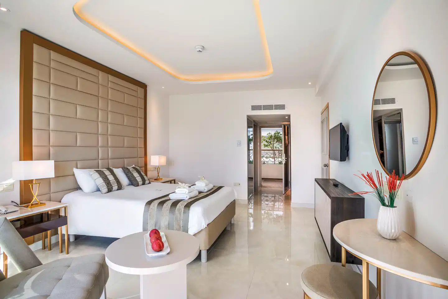 Constantinos the Great Beach Hotel Wohnbeispiel