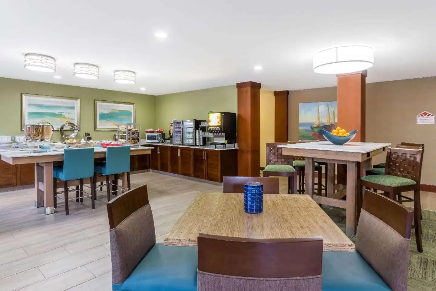 Hawthorn Suites by Wyndham Naples Bar