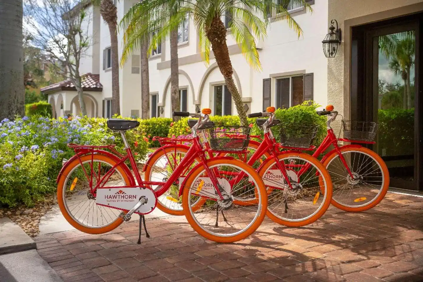 Hawthorn Suites by Wyndham Naples Terrasse