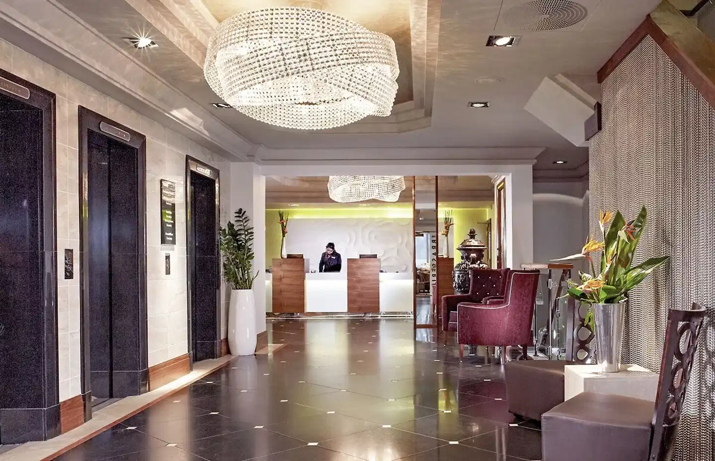 Thistle Kensington Gardens Lobby