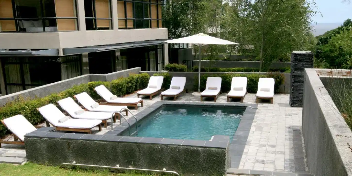 The Glen Apartments Pool