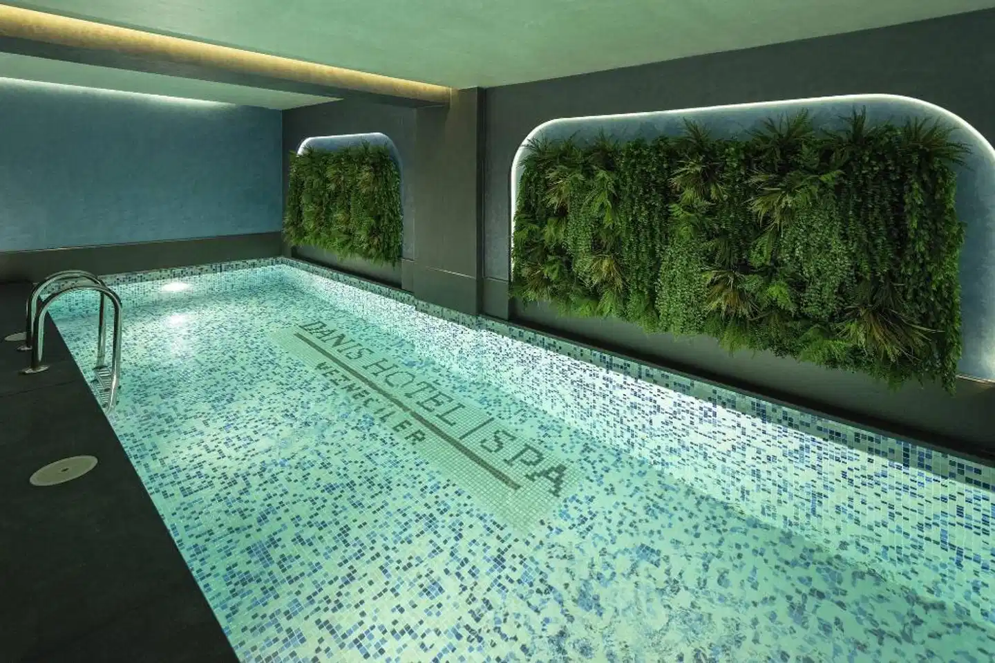 Danis Hotel Hallenbad