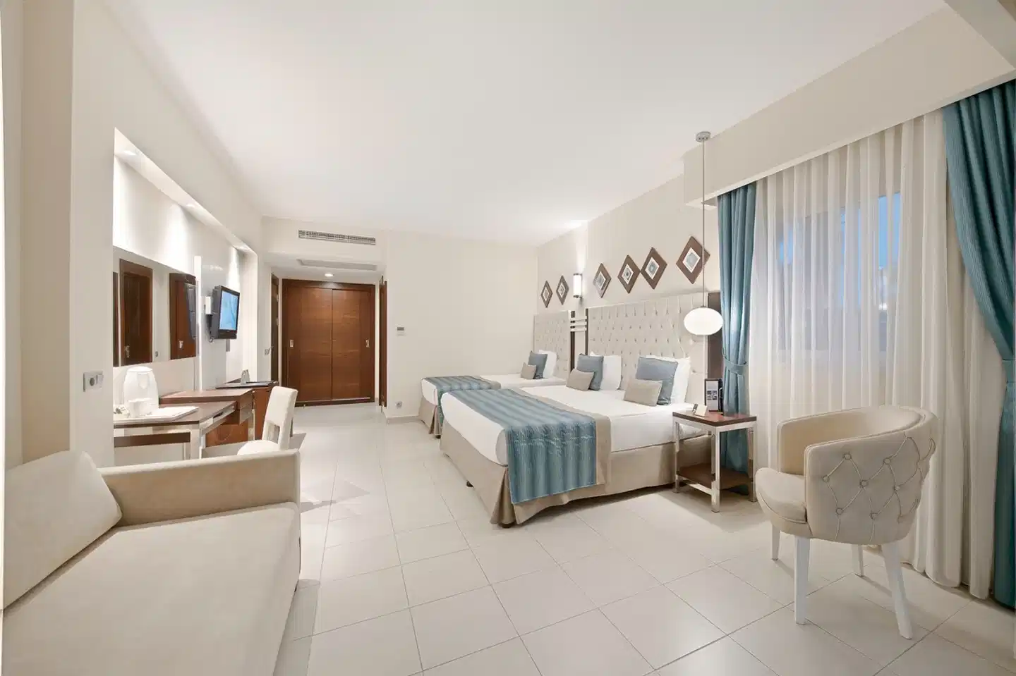 Kamelya Aishen Club Lobby