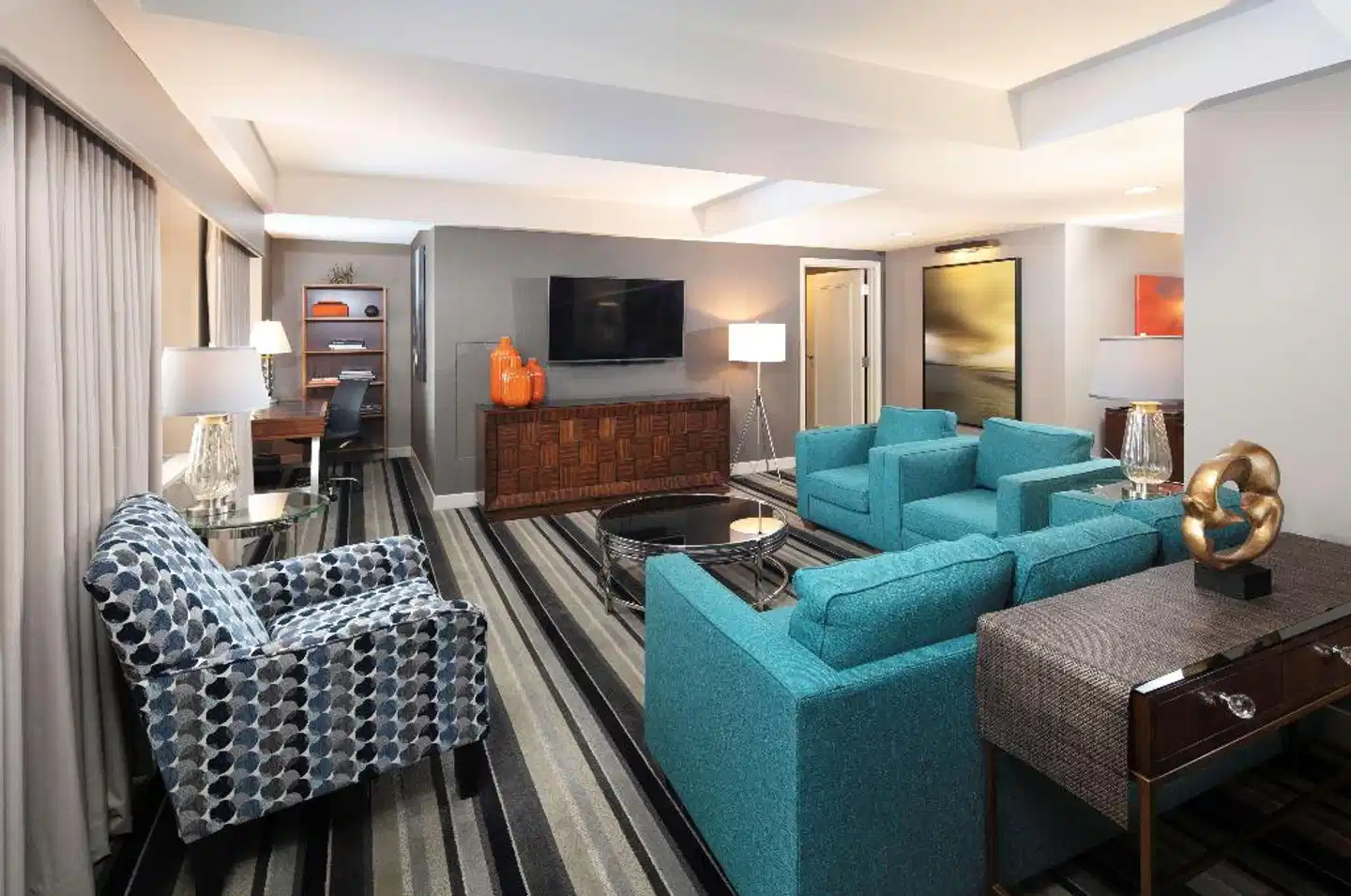 Hilton Milwaukee Lobby