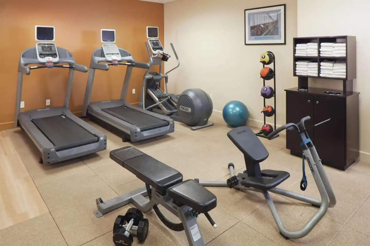 DoubleTree by Hilton Hotel & Suites Jersey City Sport und Entertainment