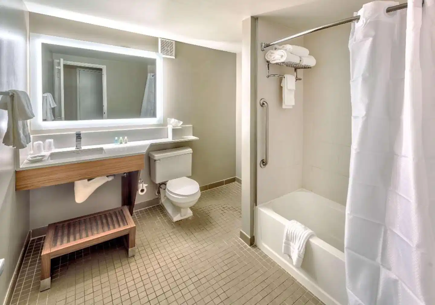 Clarion Hotel Atlanta Airport Badezimmer