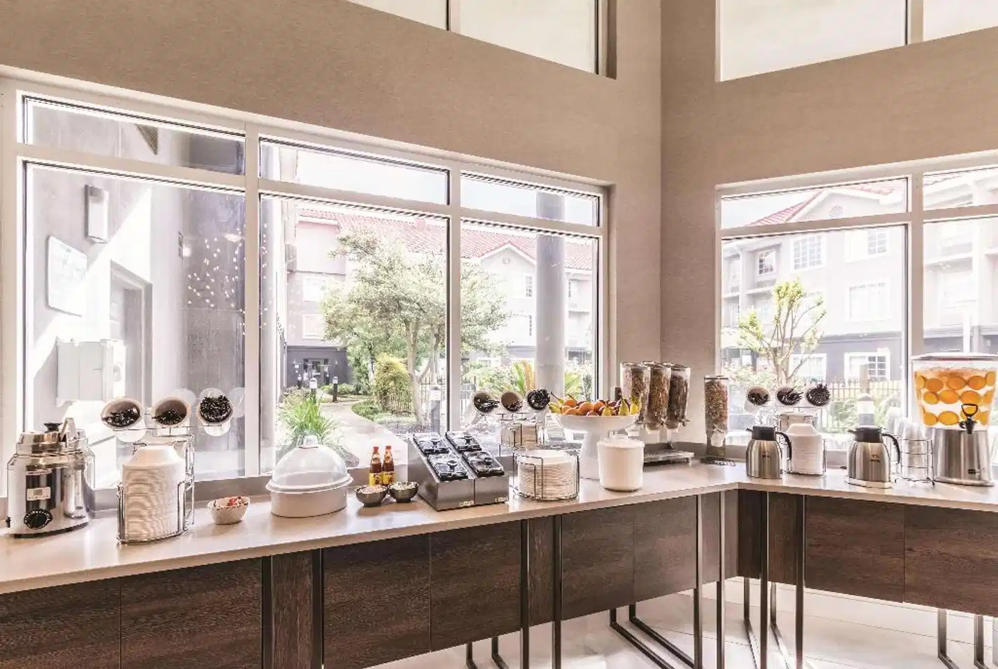 La Quinta Inn & Suites by Wyndham Austin Near The Domain Restaurant