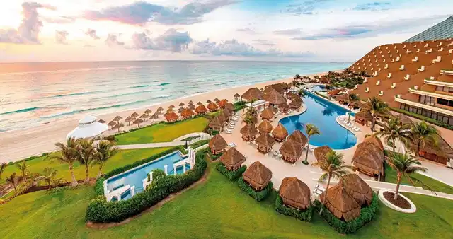 Paradisus Cancun Aussenansicht